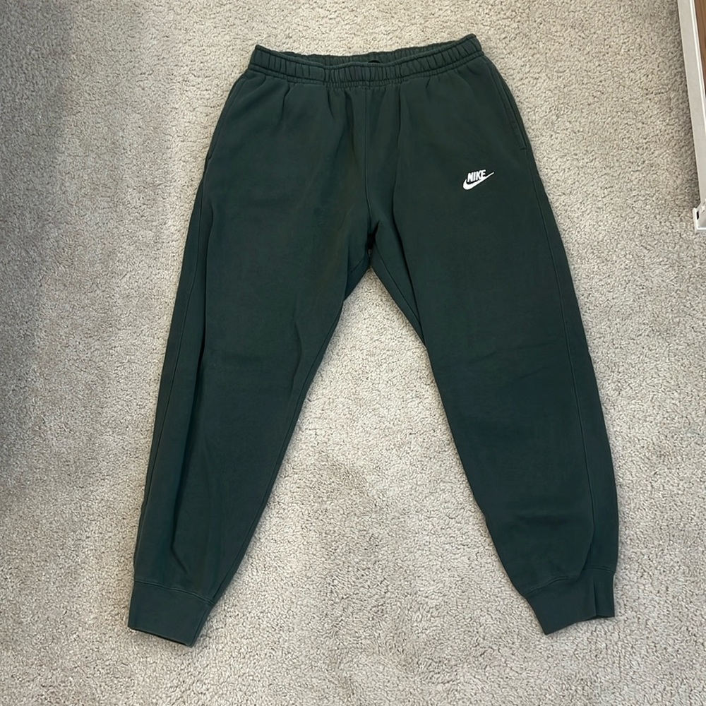 Nike Sweatpants Size L (Evergreen)